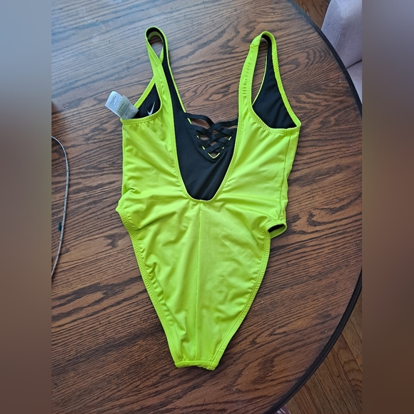 Nike One Piece Swim Suit, New, no tags - Picture 2 of 5